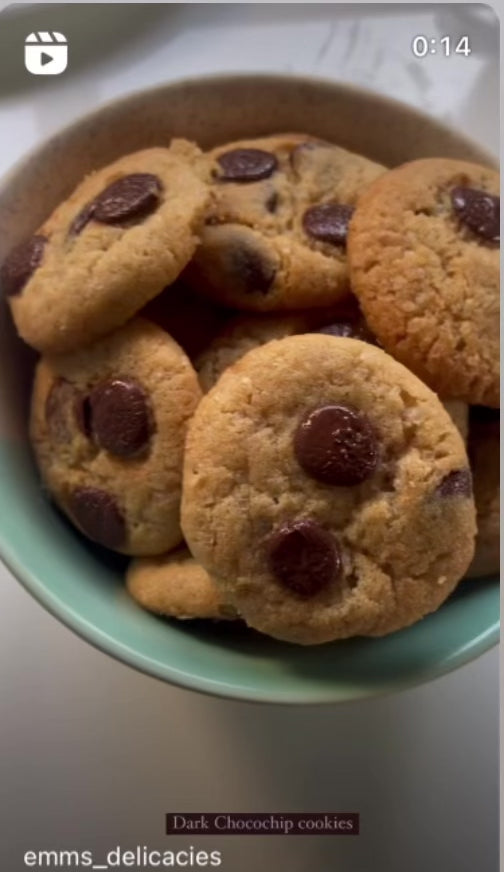 Dark choco chip cookie